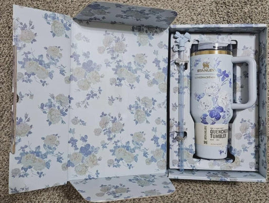 Stanley x LoveShackFancy Holiday Quencher 40 OZ – Rosa Beaux Blue with Original Box