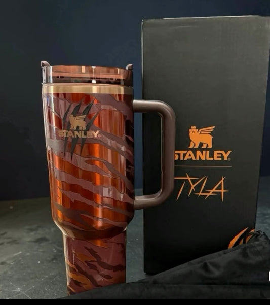 Stanley x Tyla Tyger Quencher H2.0 FlowState™ Tumbler | 40 OZ