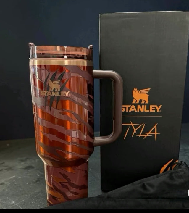 Stanley x Tyla Tyger Quencher H2.0 FlowState™ Tumbler | 40 OZ